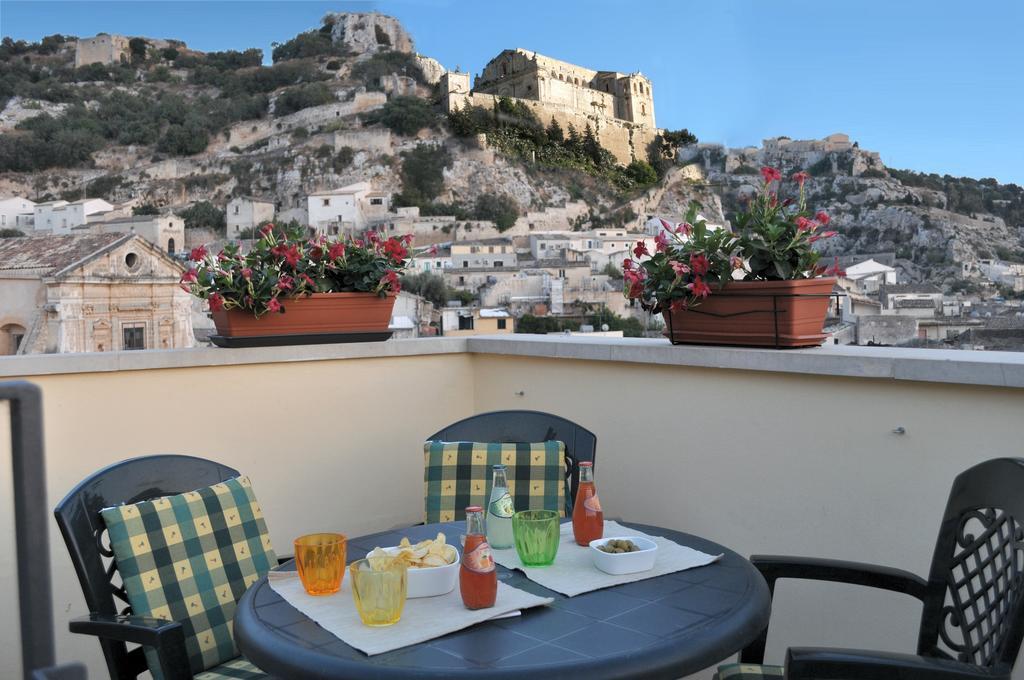 B&B Casa Lucrezia Scicli Bagian luar foto