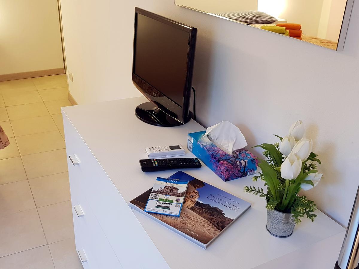 B&B Casa Lucrezia Scicli Bagian luar foto